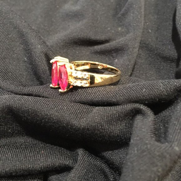 Cocktail ring red stones - Picture 2 of 3